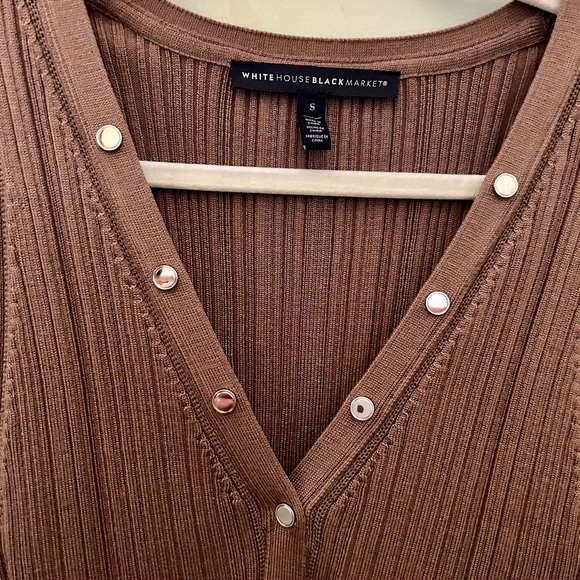 NWOT WHBM button top, stunning and NEVER WORN! Perfect with Jean shorts! - Picture 2 of 2